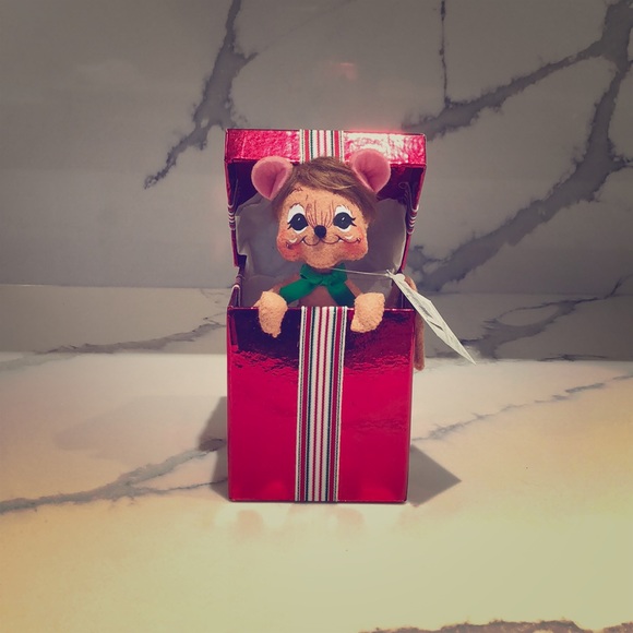 Annalee Christmas Surprise Mouse 🎁 - Picture 2 of 4